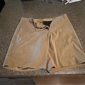 Medium khaki hybrid shorts